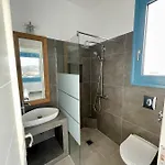 Tres Belle Maison Sur La Plage De Golden Beach